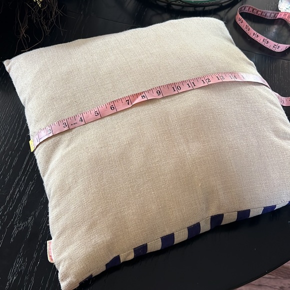 Luxbon Square Accent Hug Pug Pillow- Pillow form included - Picture 4 of 7